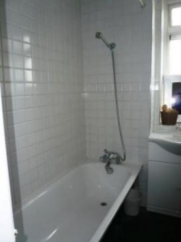 			2 Bedroom, 1 bath, 1 reception Flat			 Hillgrove Road, SWISS COTTAGE